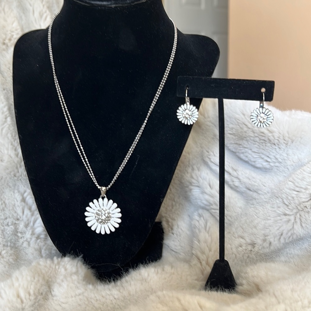 Cookie Lee flower necklace and earrings